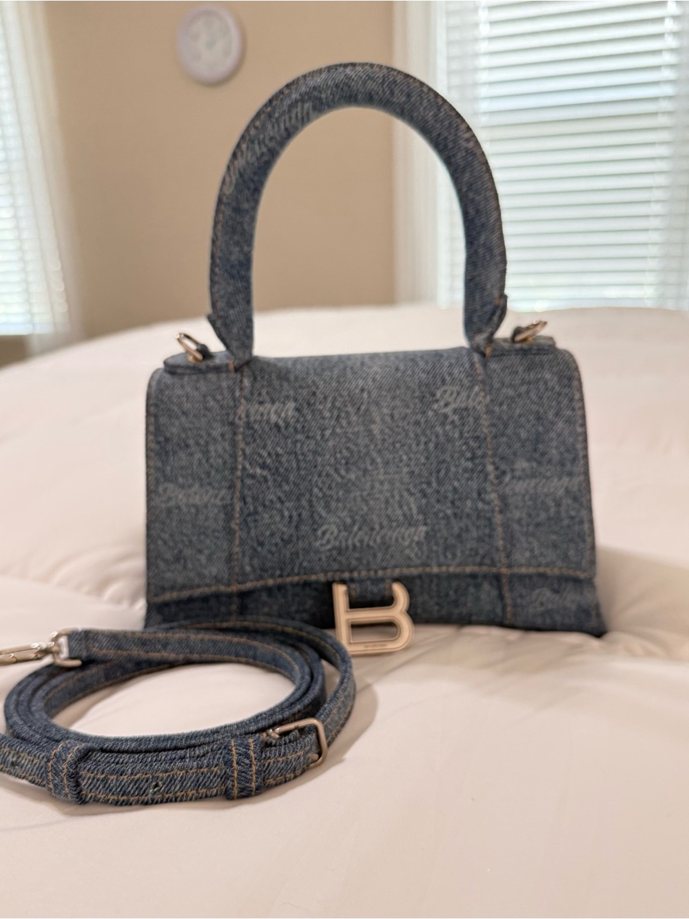 Authentic Balenciaga hourglass top handle